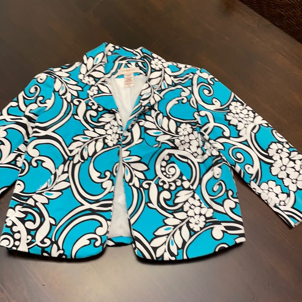 Women’s jacket with pockets